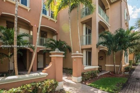 Кондоминиум с 3 спальнями в Дорал, Флорида № 2031591