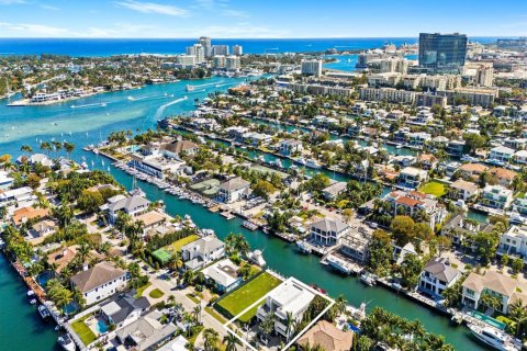 Casa en venta en Fort Lauderdale, Florida, 5 dormitorios, 458.47 m2 № 2087371 - foto 3