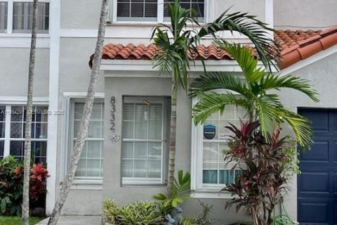 Снять в аренду таунхаус в Мирамар, Флорида 3 спальни, 147.53м2, № 1992661 - фото 12