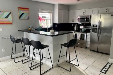 Снять в аренду таунхаус в Мирамар, Флорида 3 спальни, 147.53м2, № 1992661 - фото 4