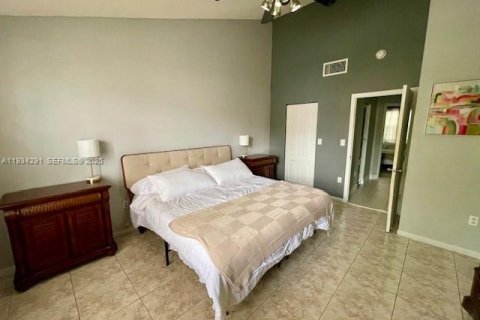 Снять в аренду таунхаус в Мирамар, Флорида 3 спальни, 147.53м2, № 1992661 - фото 9