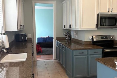 House in Apollo Beach, Florida 4 bedrooms, 247.12 sq.m. № 1843321 - photo 7