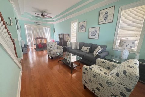 House in Apollo Beach, Florida 4 bedrooms, 247.12 sq.m. № 1843321 - photo 14