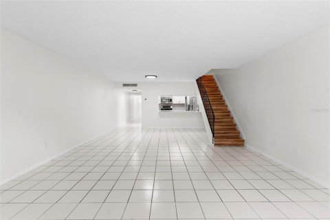 Condo in Lakeland, Florida, 3 bedrooms  № 2202941 - photo 7