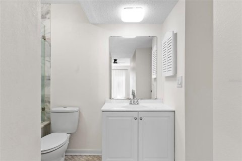Condo in Lakeland, Florida, 3 bedrooms  № 2202941 - photo 22