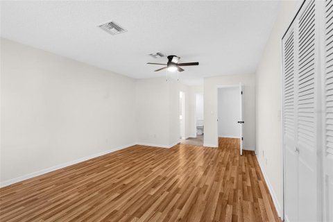 Condo in Lakeland, Florida, 3 bedrooms  № 2202941 - photo 25