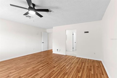 Condo in Lakeland, Florida, 3 bedrooms  № 2202941 - photo 19