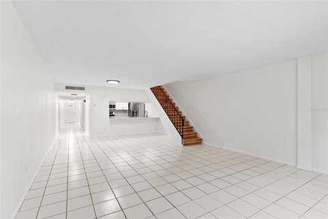 Condo in Lakeland, Florida, 3 bedrooms  № 2202941 - photo 8