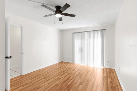 Condo in Lakeland, Florida, 3 bedrooms  № 2202941 - photo 15