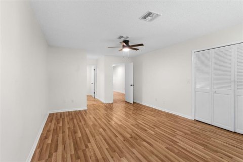Condo in Lakeland, Florida, 3 bedrooms  № 2202941 - photo 26