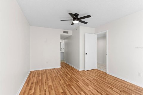 Condo in Lakeland, Florida, 3 bedrooms  № 2202941 - photo 20