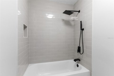 Condo in Lakeland, Florida, 3 bedrooms  № 2202941 - photo 29