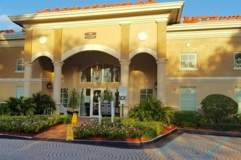 Condominio en venta en Pembroke Pines, Florida, 2 dormitorios, 104.98 m2 № 2008578 - foto 16