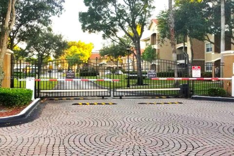 Condominio en venta en Pembroke Pines, Florida, 2 dormitorios, 104.98 m2 № 2008578 - foto 15