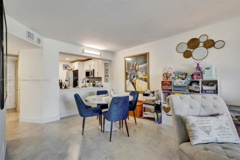 Condominio en venta en Plantation, Florida, 2 dormitorios, 87.33 m2 № 1953021 - foto 13