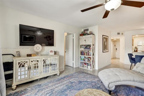 Condominio en venta en Plantation, Florida, 2 dormitorios, 87.33 m2 № 1953021 - foto 18