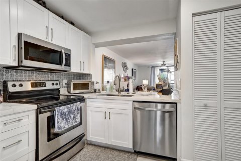 Condominio en venta en Plantation, Florida, 2 dormitorios, 87.33 m2 № 1953021 - foto 10