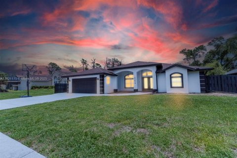 House in Port Charlotte, Florida 3 bedrooms, 201.23 sq.m. № 1783619 - photo 7
