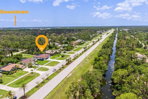 House in Port Charlotte, Florida 3 bedrooms, 201.23 sq.m. № 1783619 - photo 5