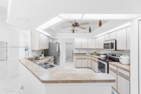 House in Port Charlotte, Florida 3 bedrooms, 201.23 sq.m. № 1783619 - photo 29