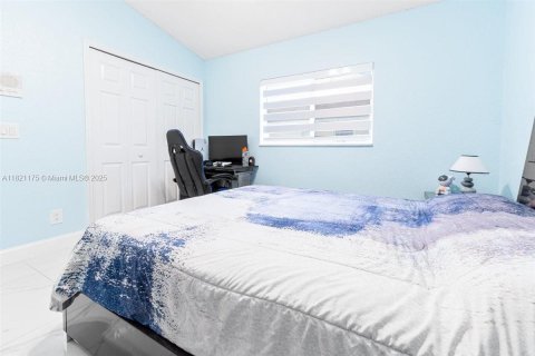 House in Port Charlotte, Florida 3 bedrooms, 201.23 sq.m. № 1783619 - photo 20