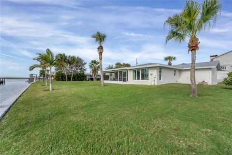 House in Englewood, Florida 3 bedrooms, 150.32 sq.m. № 1908743 - photo 3