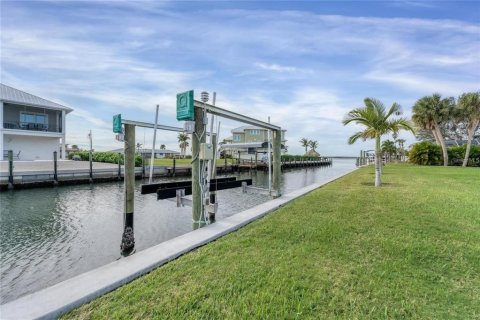 House in Englewood, Florida 3 bedrooms, 150.32 sq.m. № 1908743 - photo 4
