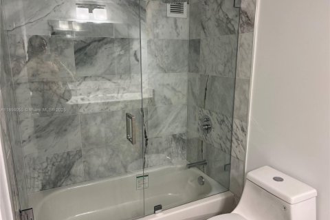 Condominio en venta en Miami, Florida, 37.16 m2 № 1945868 - foto 5