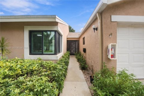 Villa ou maison à vendre à Boca Raton, Floride: 2 chambres, 128.39 m2 № 2414766 - photo 4