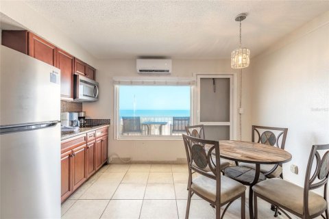 Condo in Daytona Beach, Florida, 3 rooms  № 1677849 - photo 8