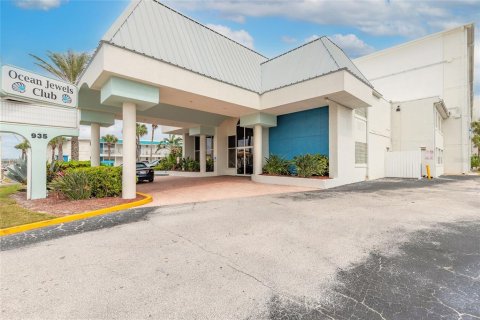 Condo in Daytona Beach, Florida, 3 rooms  № 1677849 - photo 2