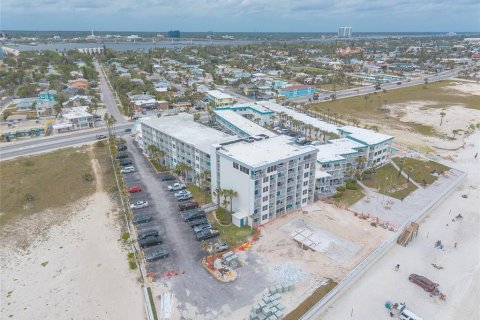 Condo in Daytona Beach, Florida, 3 rooms  № 1677849 - photo 23