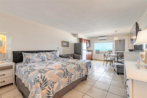 Condominio en venta en Daytona Beach, Florida, 3 habitaciones, 44.41 m2 № 1677849 - foto 3
