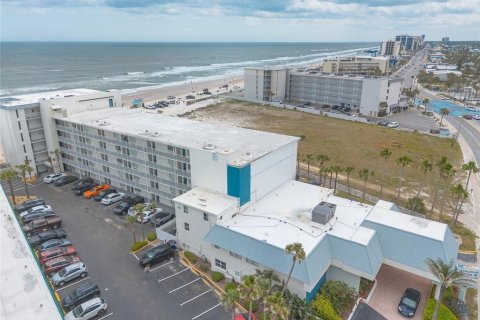 Condo in Daytona Beach, Florida, 3 rooms  № 1677849 - photo 25