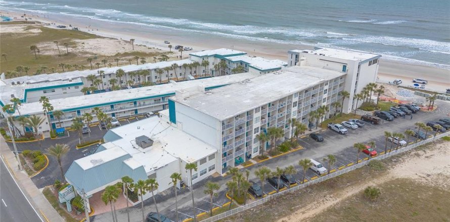 Condominio en Daytona Beach, Florida, 3 habitaciones № 1677849