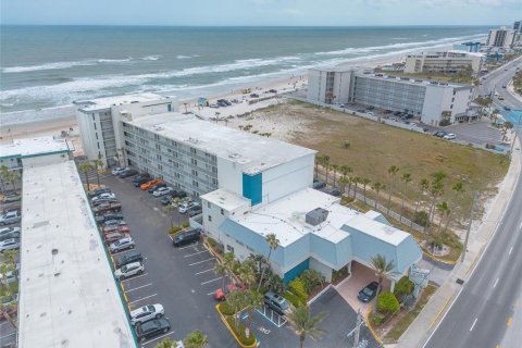 Condominio en venta en Daytona Beach, Florida, 3 habitaciones, 44.41 m2 № 1677849 - foto 19