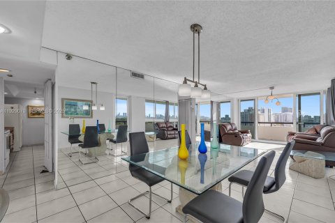 Купить кондоминиум в Майами-Бич, Флорида 2 спальни, 100.8м2, № 1988622 - фото 12