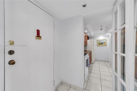 Купить кондоминиум в Майами-Бич, Флорида 2 спальни, 100.8м2, № 1988622 - фото 5