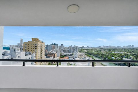 Купить кондоминиум в Майами-Бич, Флорида 2 спальни, 100.8м2, № 1988622 - фото 30