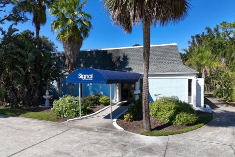 Commercial property in Jacksonville Beach, Florida 343.74 sq.m. № 765861 - photo 1