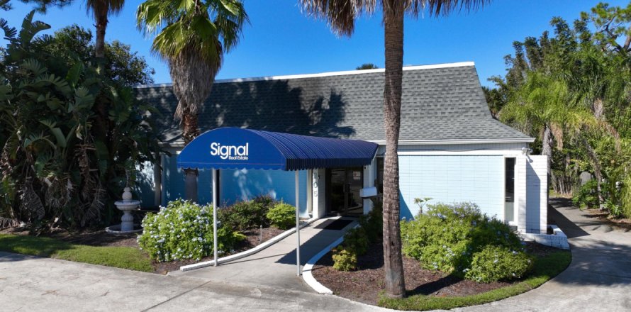 Commercial property in Jacksonville Beach, Florida 343.74 sq.m. № 765861