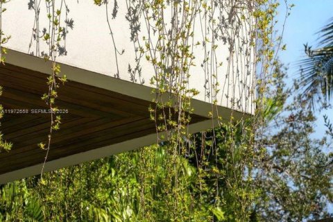 House in Coral Gables, Florida 6 bedrooms, 515.7 sq.m. № 2032939 - photo 22