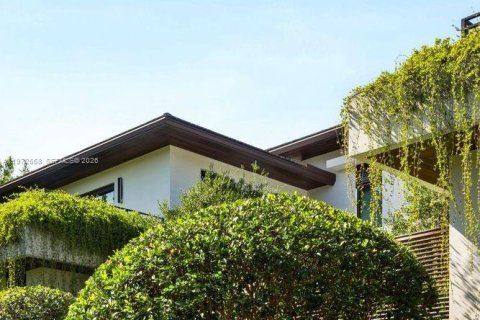 House in Coral Gables, Florida 6 bedrooms, 515.7 sq.m. № 2032939 - photo 23