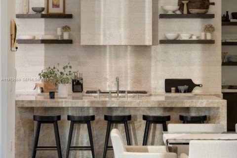 House in Coral Gables, Florida 6 bedrooms, 515.7 sq.m. № 2032939 - photo 9