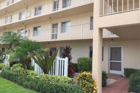 Condominio en alquiler en Delray Beach, Florida, 2 dormitorios, 91.97 m2 № 1146678 - foto 1