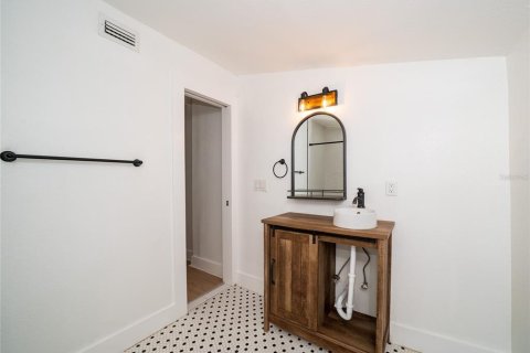 Villa ou maison à louer à Tampa, Floride: 3 chambres, 131.18 m2 № 2167698 - photo 18