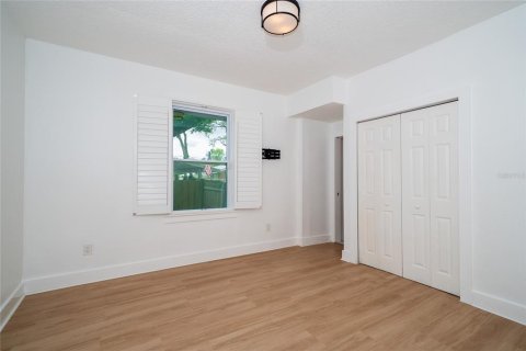 Villa ou maison à louer à Tampa, Floride: 3 chambres, 131.18 m2 № 2167698 - photo 15