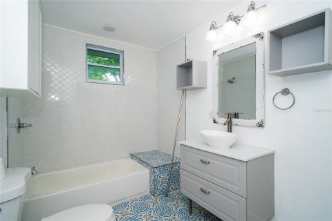 Villa ou maison à louer à Tampa, Floride: 3 chambres, 131.18 m2 № 2167698 - photo 20