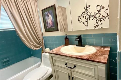 House in Pinellas Park, Florida 2 bedrooms, 143.63 sq.m. № 2151721 - photo 19