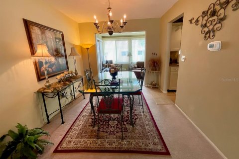 House in Pinellas Park, Florida 2 bedrooms, 143.63 sq.m. № 2151721 - photo 6